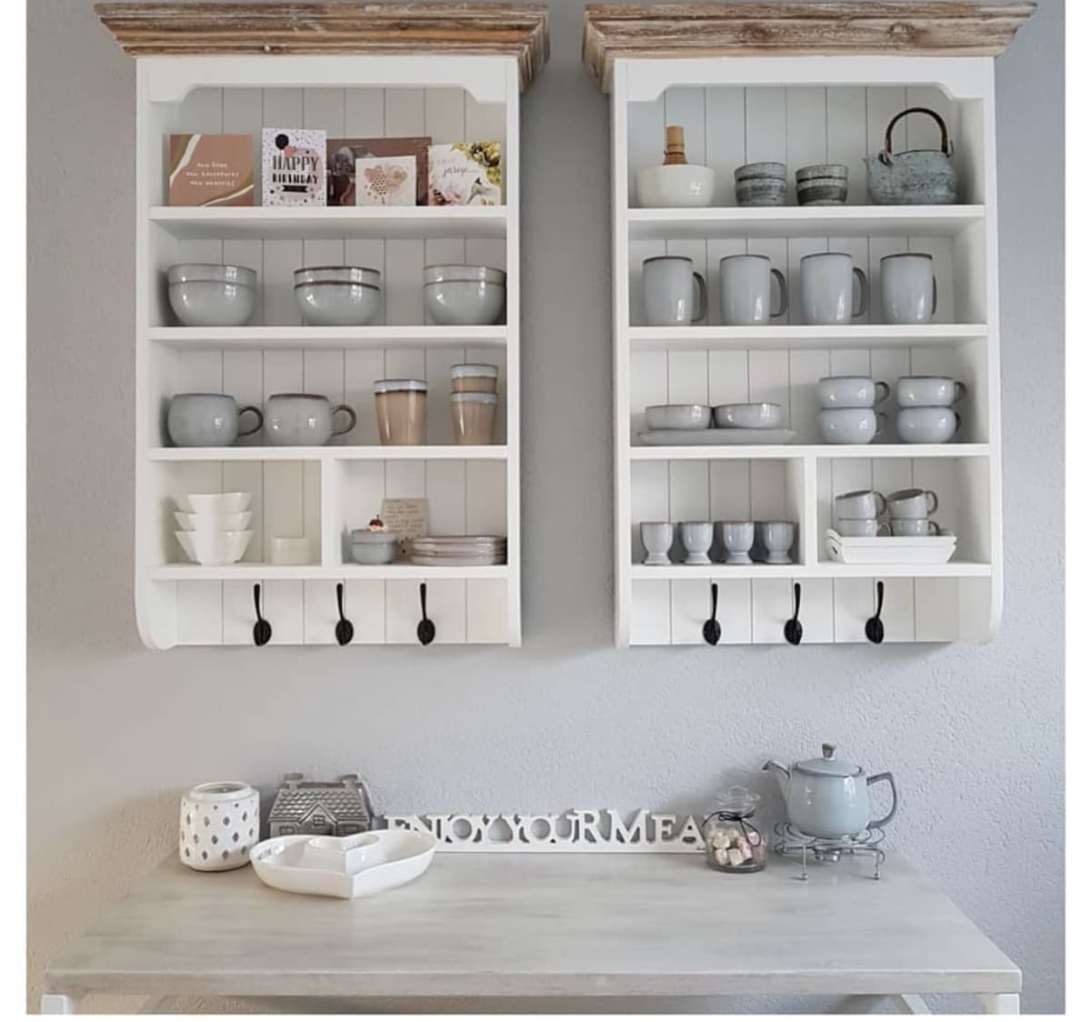 Landelijk wandkastje wit