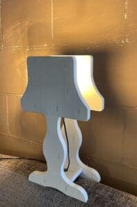 Landelijke witte tafellamp hout